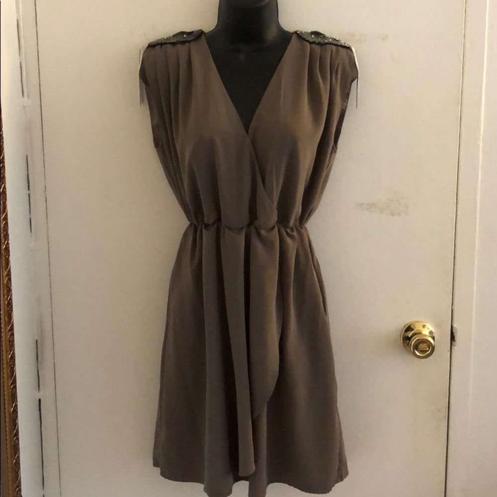 Mid-V neck Dress!